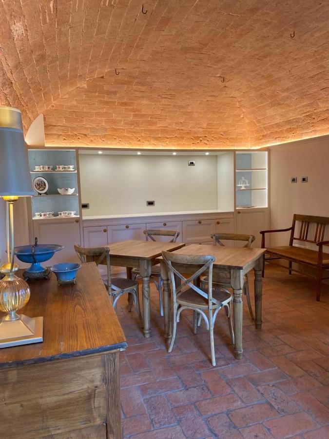 Relais Maria Cristina Bed & Breakfast Chianni Exterior photo