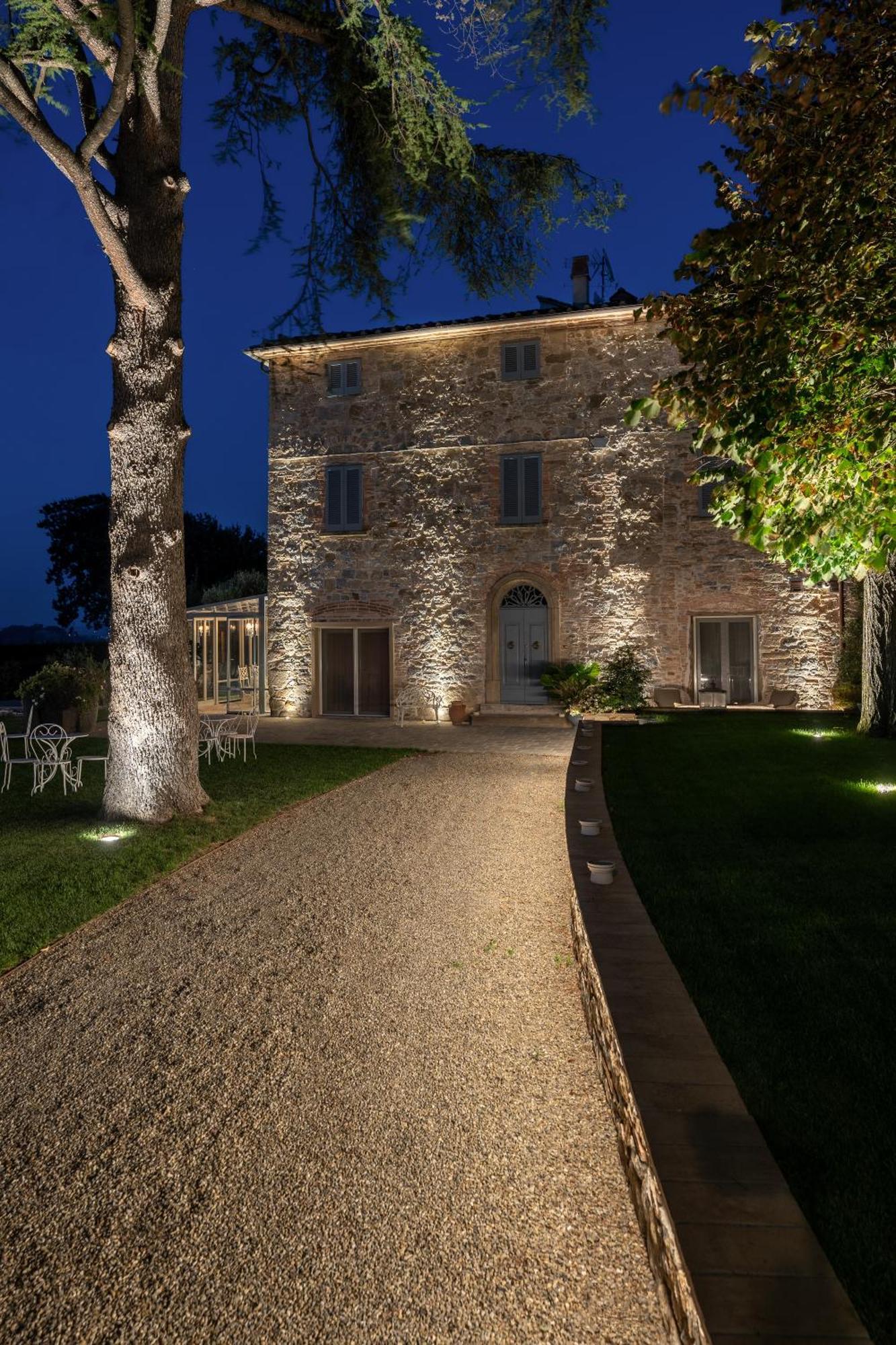 Relais Maria Cristina Bed & Breakfast Chianni Exterior photo